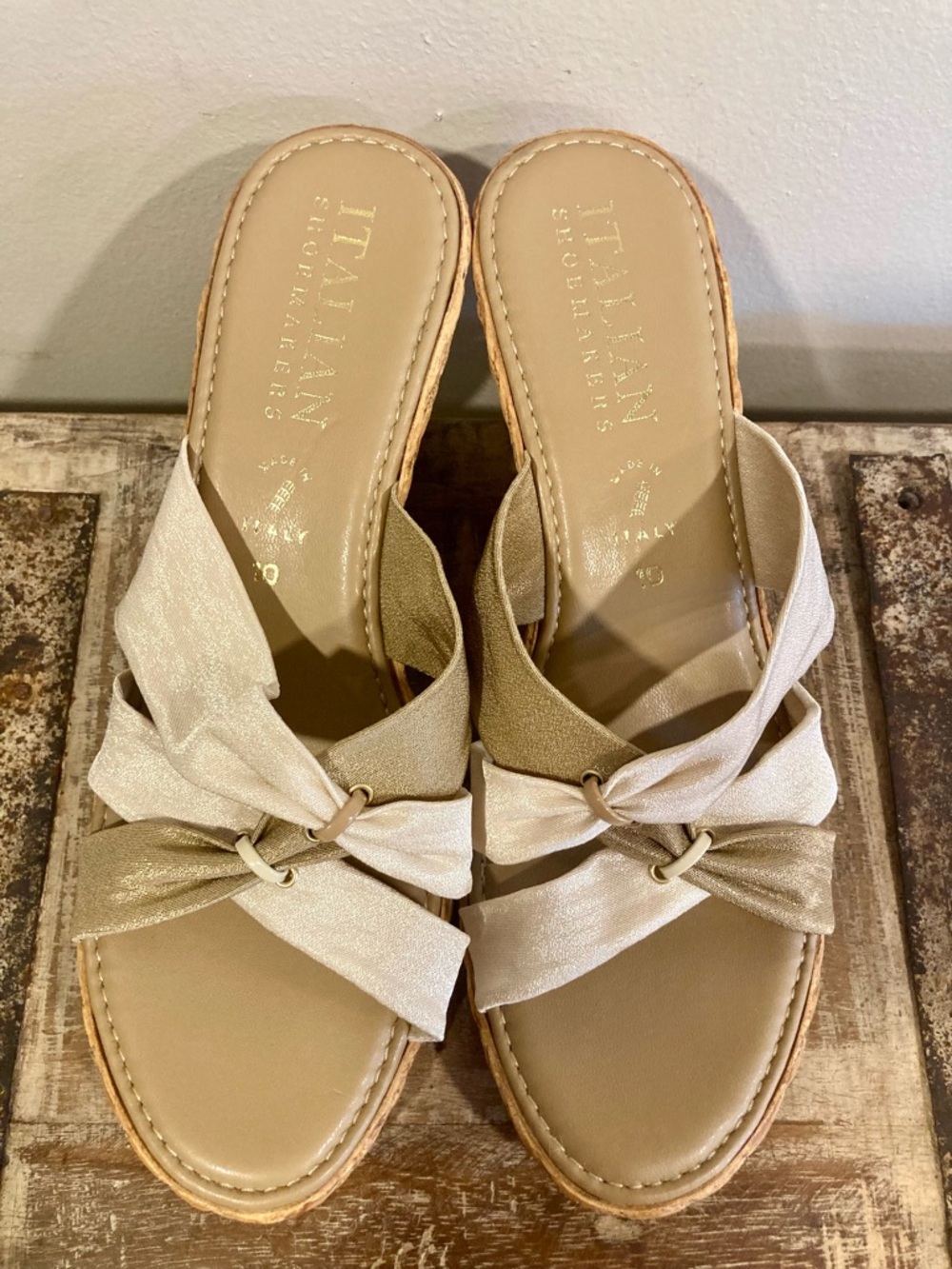 Sz 10 Wedge Sandals Italian  Shimmery Beige And Gold - Picture 3 of 13